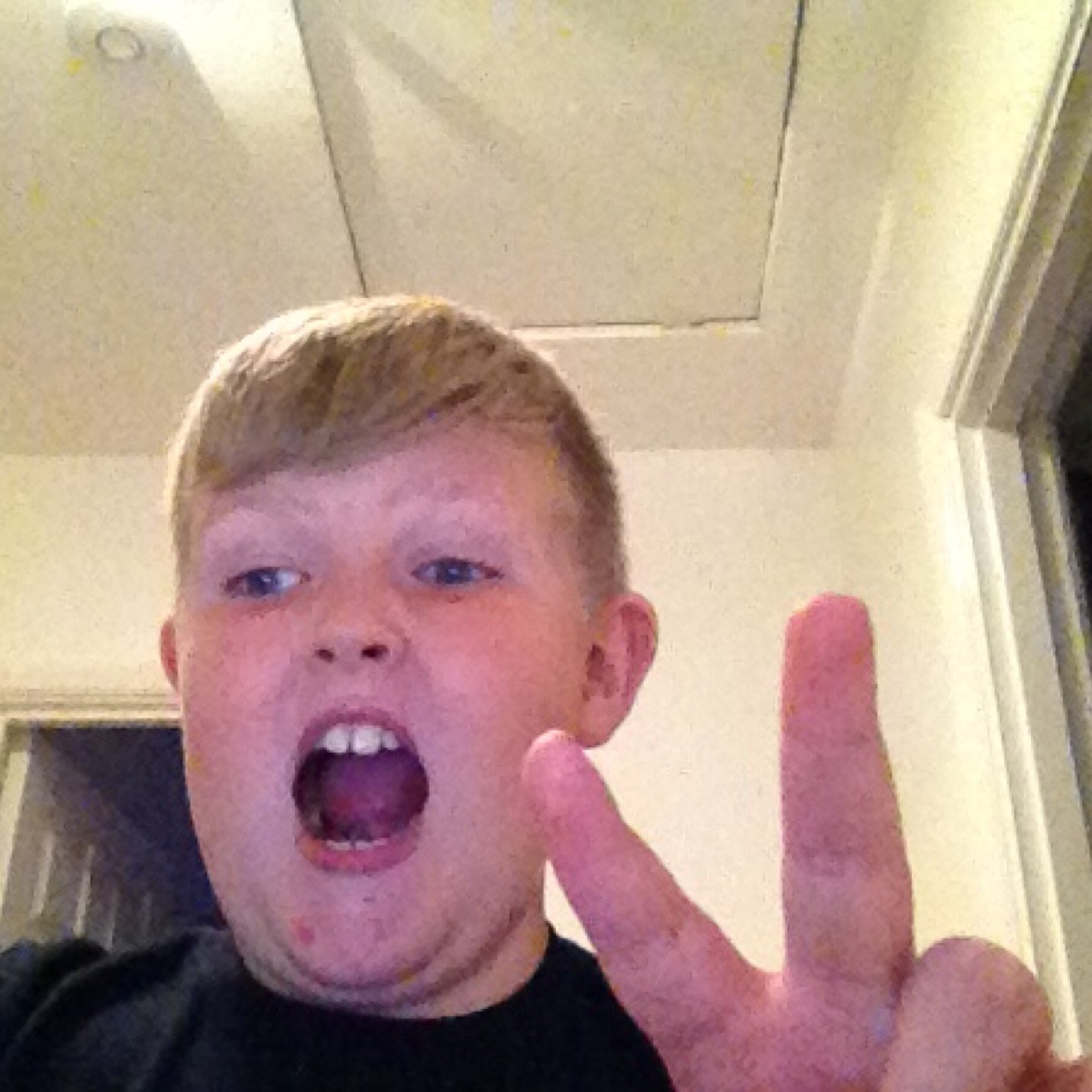 Sup guys im nathan mcinnes im 10 years old and im in year six LOL