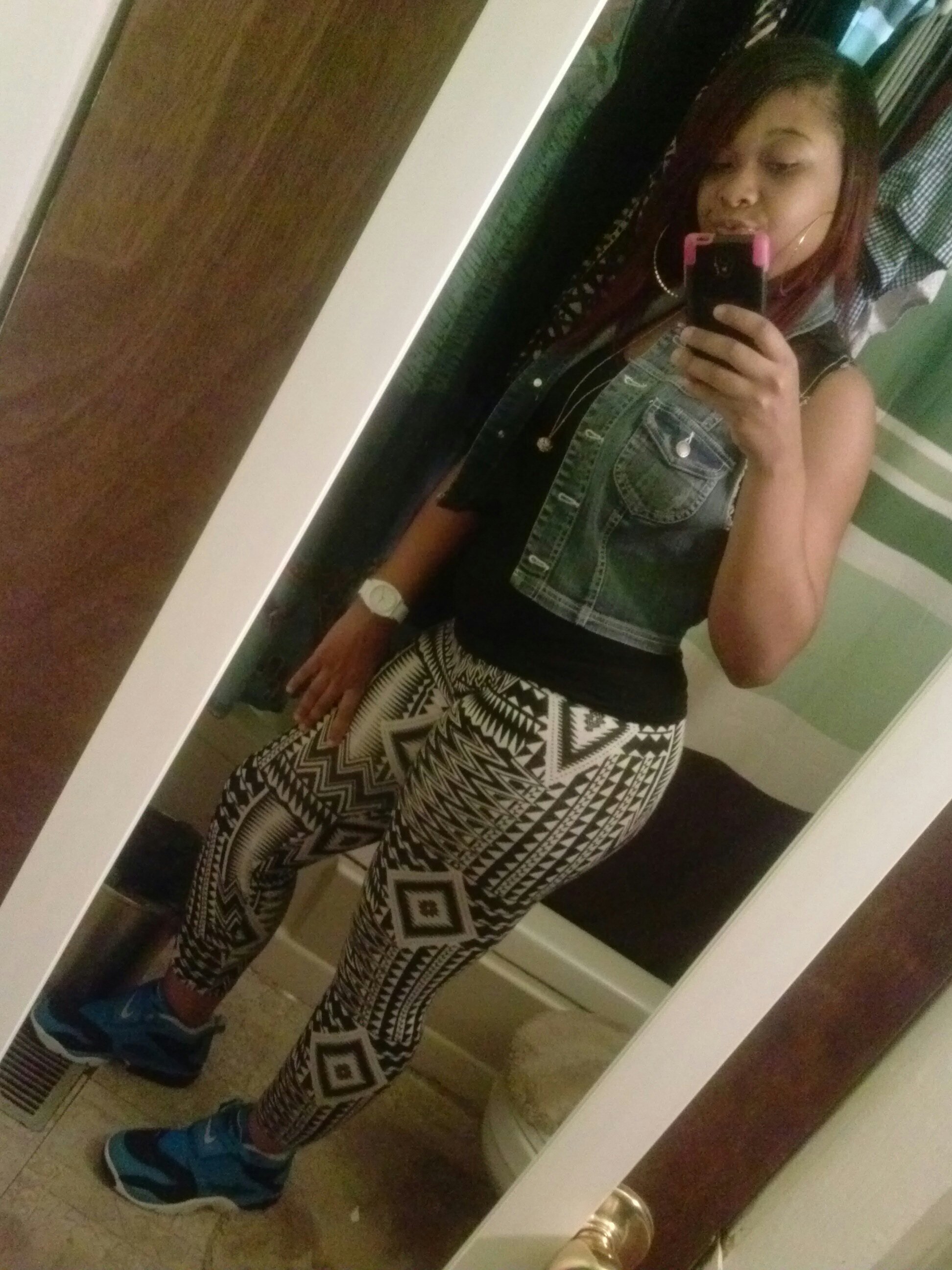 Britt Baby(18 & winnin) Its #GMGE or nun around this way follow my  Bestfriend  @_WeDOntPlayDat follow my R.P.R friend  @DrossHoodMVP
