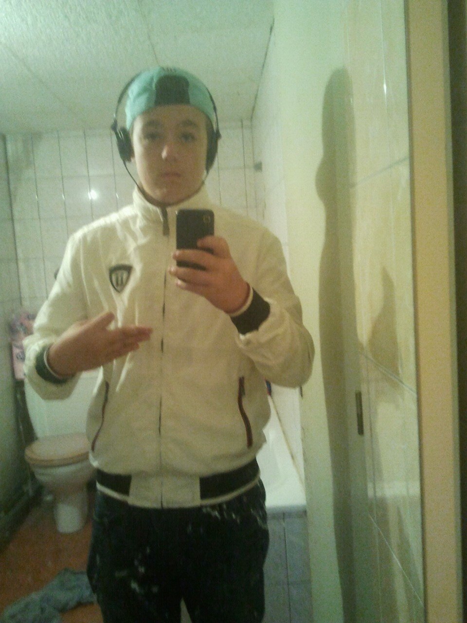 Roman Lafaure Unkutland02 Twitter Sors les kalash comme à marseille. twitter