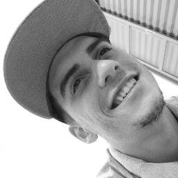 Suas críticas não me abalam , apenas me fortalecem ;D