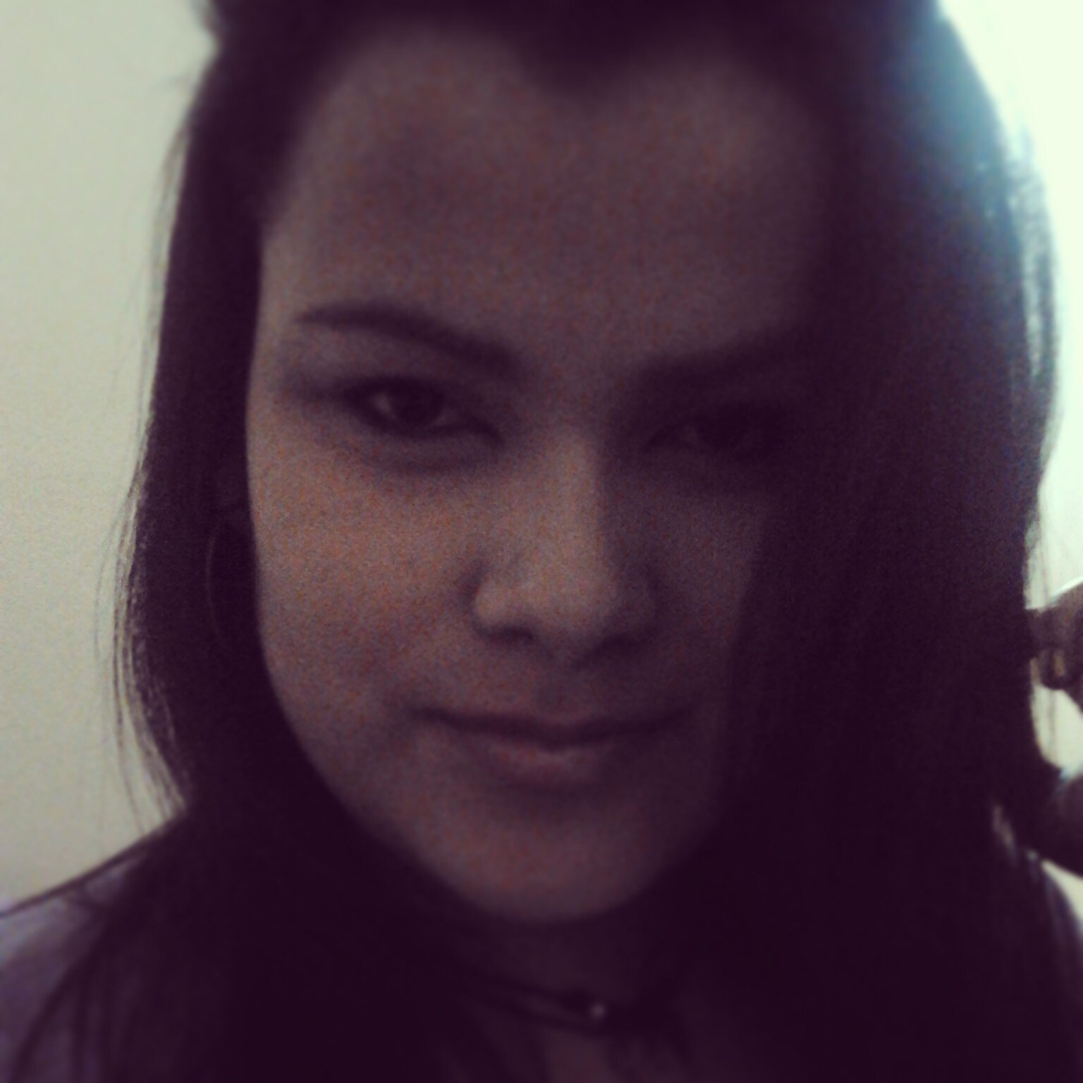 Futura administradora,mama de la princesa isabella :) X_X !! :D    para mas información dale a la opción seguir :D