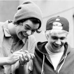 GO FOLLOW @1nsecuregirl bc she gaves u this follow, if u don't follow her it's everything ok bc i don't will unfollow u, ilysm xx