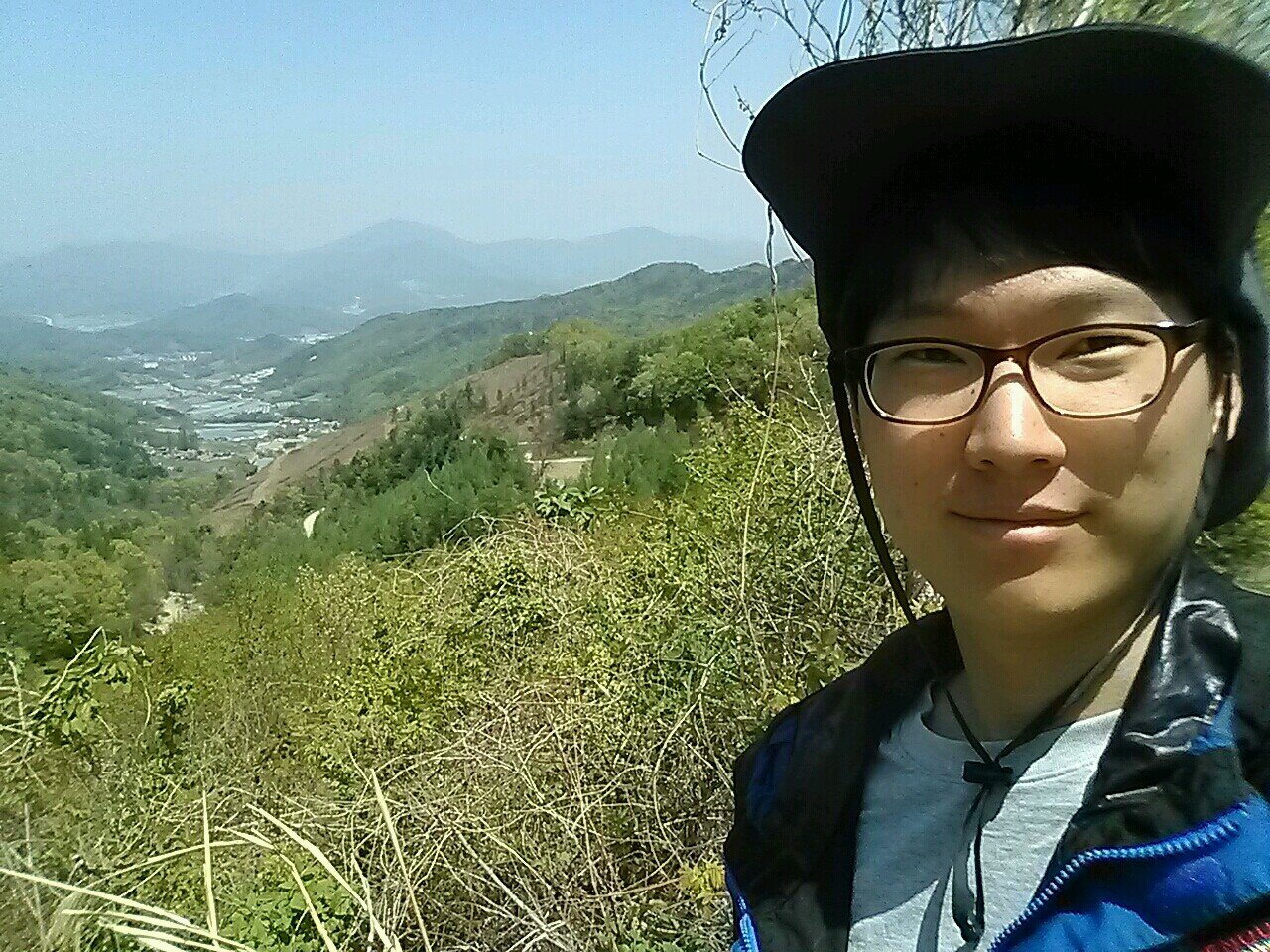 생긴 것 만큼 이나 비범한 김상억 입니다.
