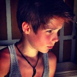 hola me aburro 
MI FACE http://t.co/JsDEFNdBW9
MI ASK http://t.co/DjgtxmxmCB