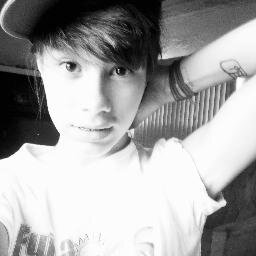 Just look at the window, and I will be there...  Boydirectioner/lieber, 14 anos de muita saúde haha ^.^ xX