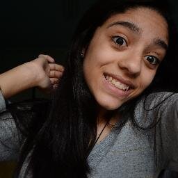 16,  católica, blogueira, fotografa amadora.