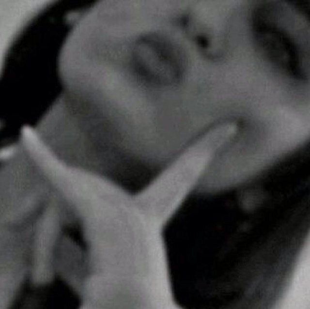 (Simple Girl Born In 12; (Jon) Føłłòw mę☺