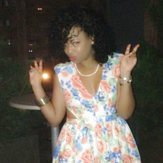 RochelleElaine's profile picture. Instagram: RochelleElaine