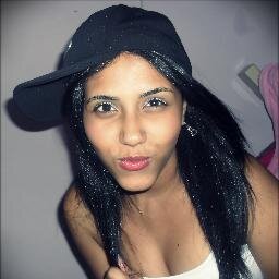 '' Pues no soy igual, pero santa nunca fui.'' ♪