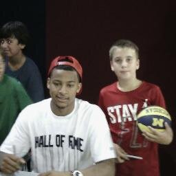 logankinney23's profile picture. Basketball