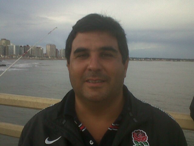 Abogado, entrenador de rugby, club San Carlos, Santa Rosa Rugby, hincha de Boca Juniors,