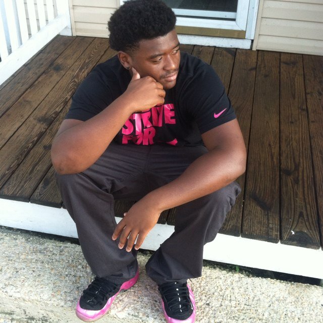 catch me in the gym or on the field FOE #moneyteam #TGM follow me on IG young_rich25