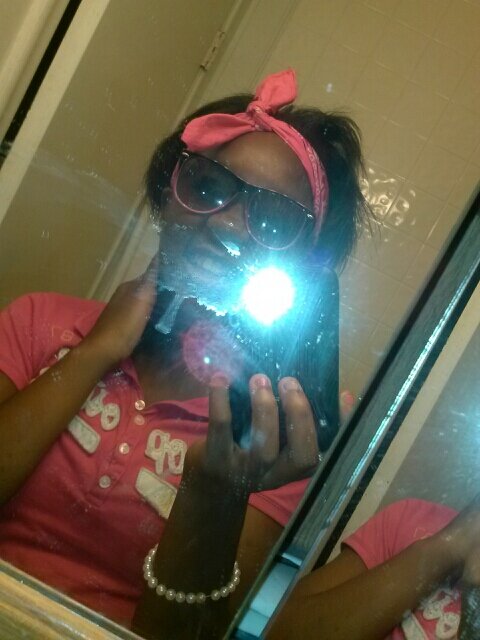 im coo,cute,funny, and crazy but do me ah favor go and press tht FOLLOW button ..! and I'll follow back