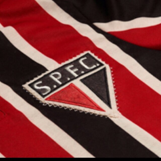 Twitter com notícias, comentários e informações sobre o São Paulo Futebol Clube.