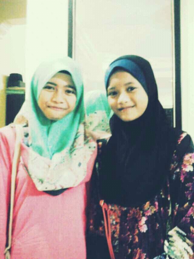 hye guys  !  assalammualaikum  :)  Me Aina  ,  14 tahun  .  Add my wechat  , ID nurainaanisha  . thanks yaa  :)