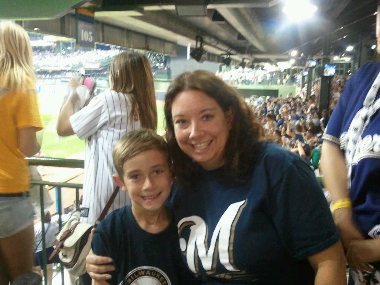 Working Mom. Love baseball, speedskating, Cross Country.