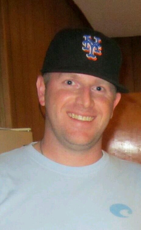 Athlete, gamer, lover, fighter, sarcastic, funny, good listener, blue eyed, awesome guy :)