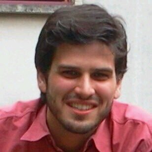 Psicólogo; Psicoterapeuta Humanista com orientação em Abordagem Centrada na Pessoa. Atuante em projetos sociais e de desenvolvimento espiritual desde 2001.