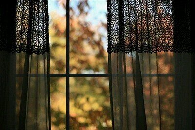 12z_name's profile picture. هنا فضفضتي عالمي الخاص لا لاصدقاء ولا للاقارب وحيدٌ قلبي ولو كثر من حولي  أؤمن بأن الله يقدر على كل شيء