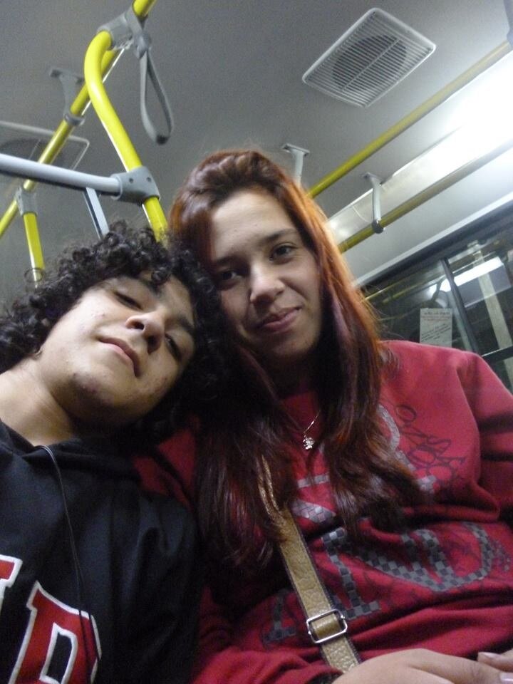 Extrorvetida, alegre por ter um namorado lindo e fofo!