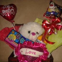 Tenemos regalos para toda ocasión: Anchetas, Peluches, Empaques, Chocolates, Licores decorados.
Servicio a domicilio WhatsApp 3185574119