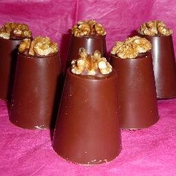 Delicious chocolates & sweet treats, and bespoke celebration cakes, handmade in Denbigh, North Wales. Vegan/dairy free goodies a speciality, and GF available.