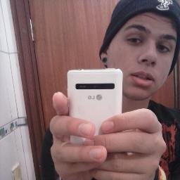 Está me assombrando! Eu estou tão sozinho!
Só quero achar meu caminho de volta pra casa!
Estou tão sozinho, sozinho!!