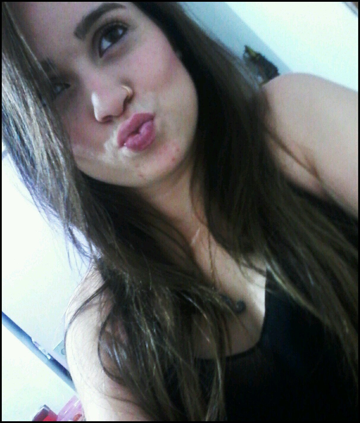O segredo é ser você mesmo, mesmo quando tudo te leva a mudar.
 ;*