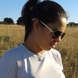 leonina 
Paranaense
amante de esportes
gay :p