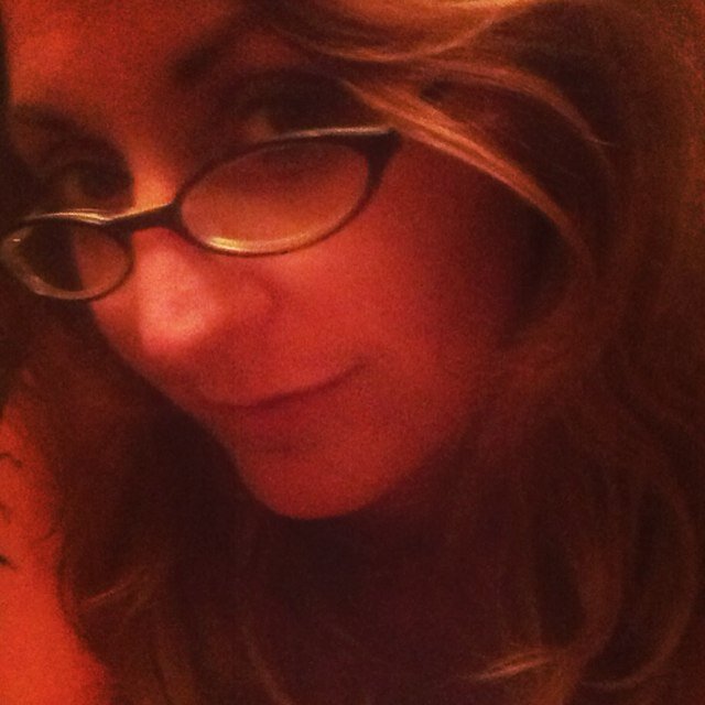 Licensed esthetician, freelance makeup artist & independent consultant for Apriori Beauty. Reiki certified.