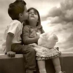 La vida es un reto: vívela, siente, ama, ríe, llora, juega, gana, pierde, tropieza, pero siempre levántate y sigue adelante. #FRASES