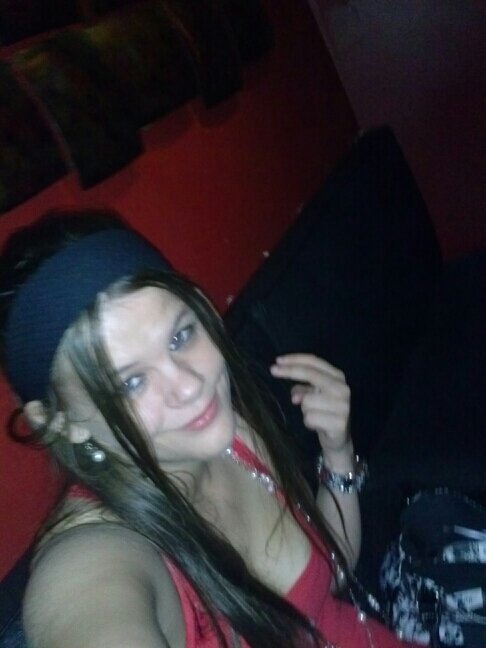 my name is Deidre i go by Didi thats what :i like to be called i live en az but if u want to know more hit me up