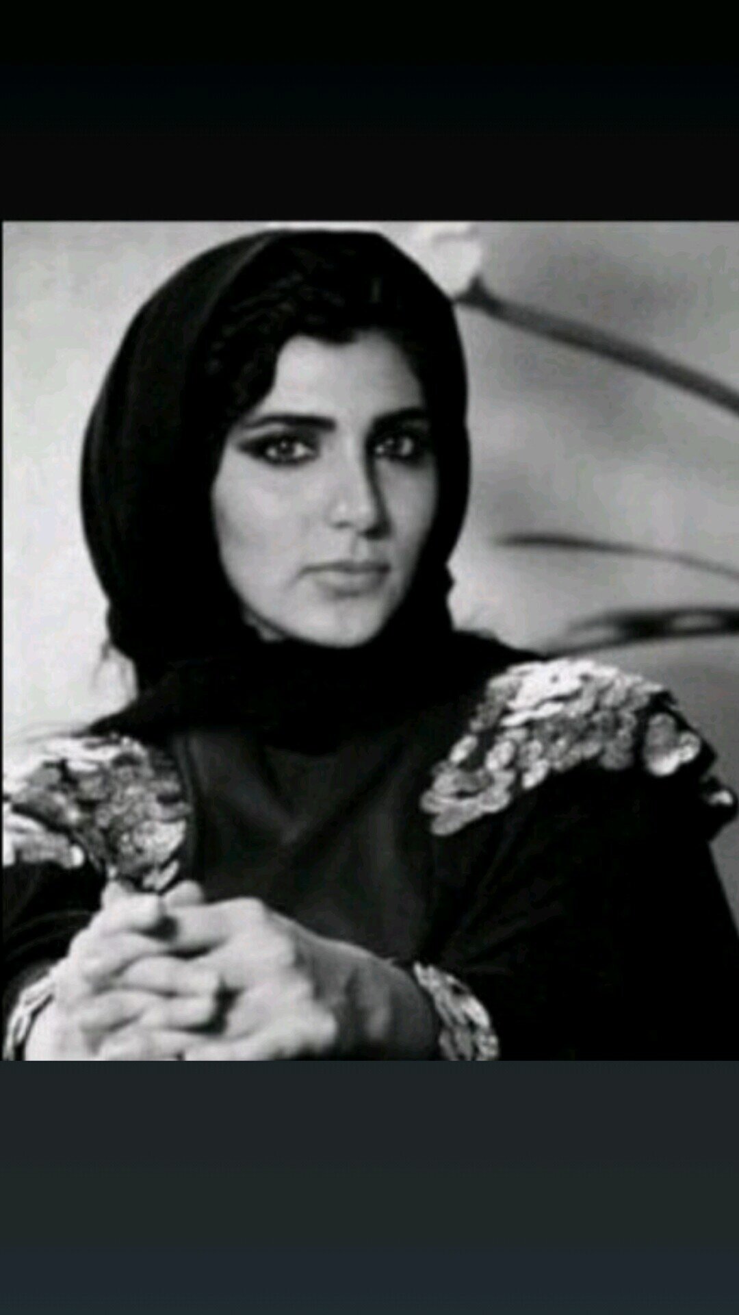 ‏كل ماقفيت ناداني تعاااال