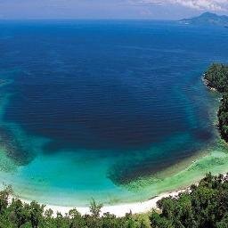 Ambisi mendorong byk orang menjadi salah; membuat pemikiran yg satunya terkunci di dada, pemikiran lainnya siap di lidah