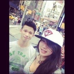 年轻的女孩，总是拍摄照片。太多的笑声和微笑 :D Proud to be asian ✌ . Mark 11 : 24 ♥