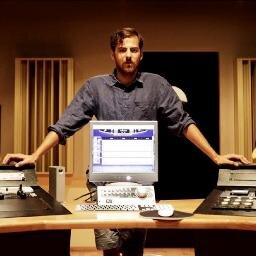 Empresa dedicada a la masterización de audio, donde poder dirigir técnicamente tu trabajo desde el punto de vista más objetivo, creativo y efectivo.