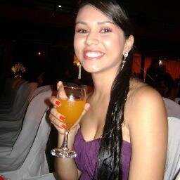 Graduanda em Pedagogia, Itabaianense,Noiva, Cristã/Protestante.