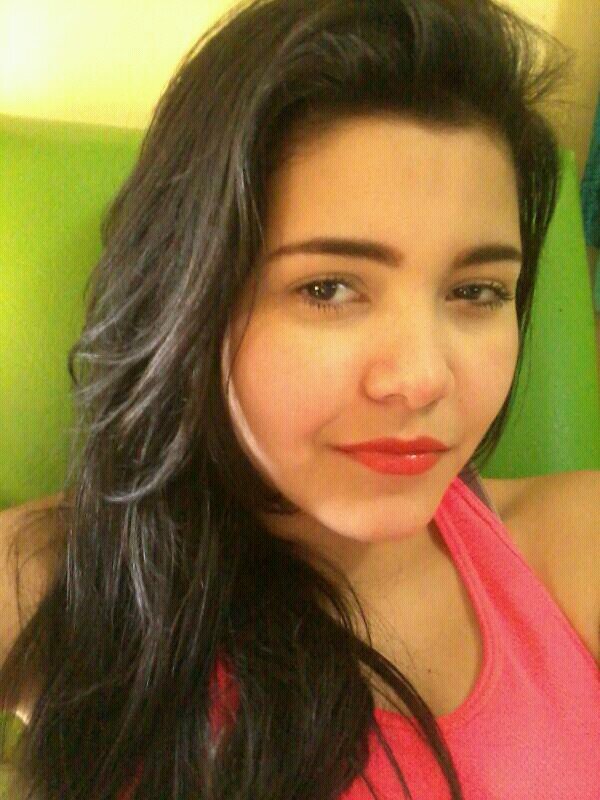 A sorrir eu pretendo levar a vida..