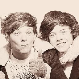 Hey it's Harry! I'm deeply in love with my fiancé @lolsofalse! He's my everything :3