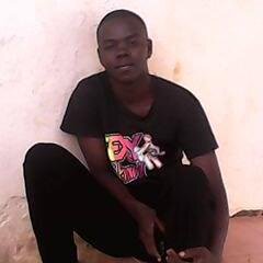 i love HIPHOP MUSIC and no body can change my mind on dat...........@HIPHOP NYEUSI NGUMUUU
UUU