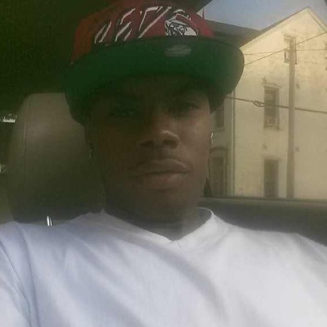 I'm just a nigga livin' in a small city, with big dreams. Always chase $$$, Never chase pussy. Follow me, i'll never lead you wrong ;