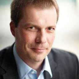 Kuopiolainen konsultti, joka on kiinnostunut asioista ja haluaa oppia lisää itseään viisaammilta. (työelämä, tulevaisuus, yhteiskunta)