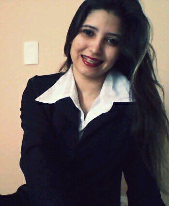 O que eu sinto, quem eu sou, você só vai perceber quando olhar nos meus olhos, ou melhor, além deles..
~ Caio F.