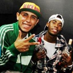 Fã Club OFICIAL MCs Cabeça e Robinho
Grupo do FCO no Facebook: https://t.co/ity5R7TKnN
Ask FCO: http://t.co/7yErJc0lF1