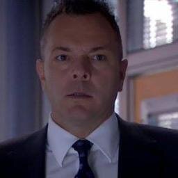 hi everyone ,,,,,,name nick jordan from holby city /casualty ,am a consultant doctor in ed ,all of friends close relationship .,,,,, i love zoe hanna