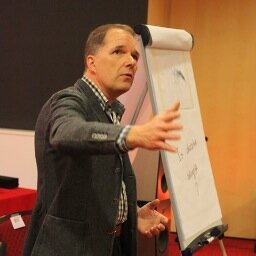 Analyse, advies en slimme, fraaie akoestische oplossingen voor wonen, werken en studio!