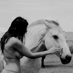 imaagina's profile picture. Apasionada del arte y el diseño