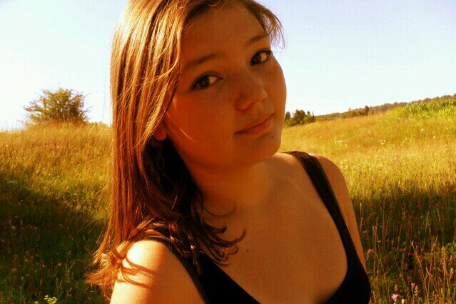 Instagram: _anniiix_ ask.fm: Annika_smile