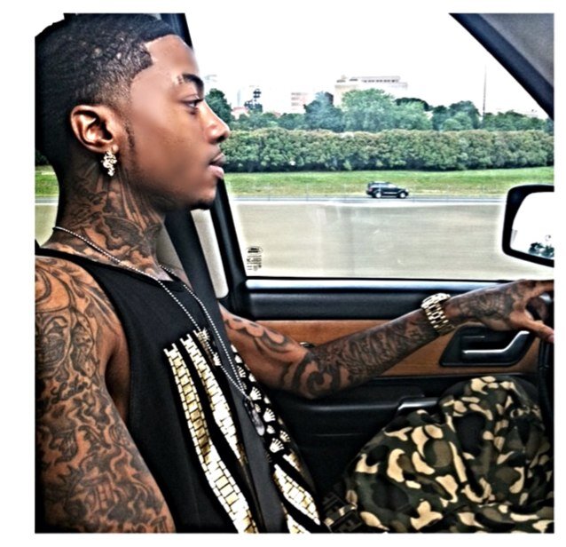 #BillionairesUniverse Ceo./Clothing/Recording Artist. #Global #Instagram: ItsAmaziin