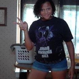 a person who likes to have fun/ funny/laugh a lot /and IS IN LOVE WITH B5!!!:) #TeamDustin #SupportB5